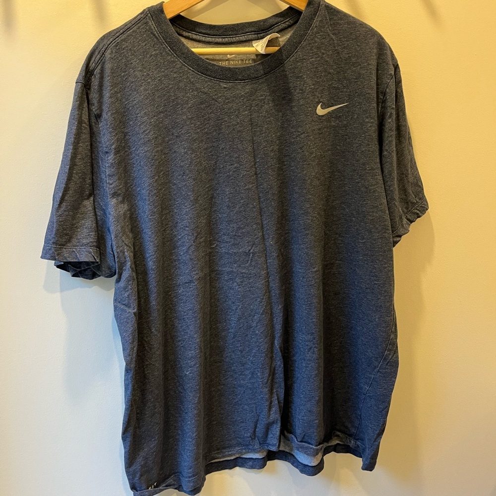 Nike Men's blue Tee